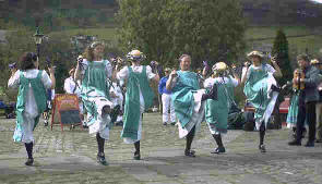 Dancing 'Poulton' at Hebden Bridge on Boar's Head Morrismen's Day of Dance - April 20th 2002