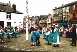 Otley Maypole